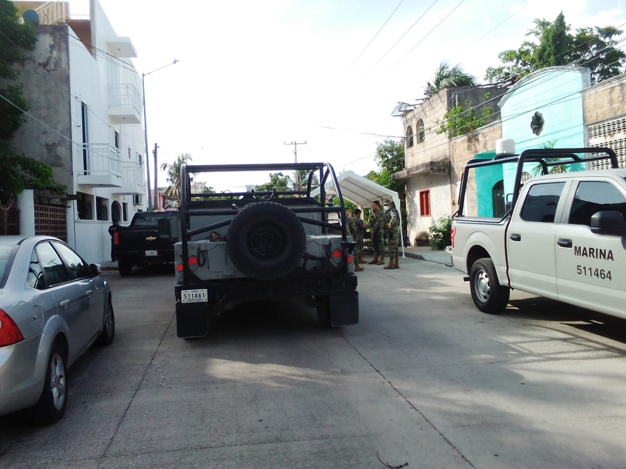 Agentes de la Policía Quintana Roo y Marina se mantiene vigilando el edificio donde está el Consejo Municipal del Ieqroo