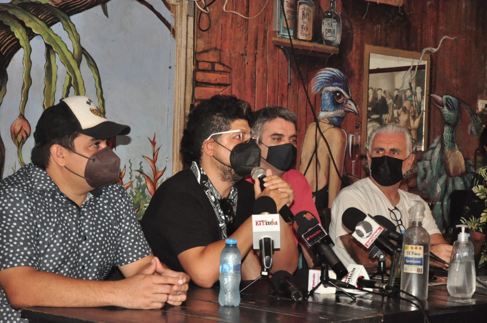 Cantineros de Yucatán ven toque de queda por COVID como "tiro de gracia"