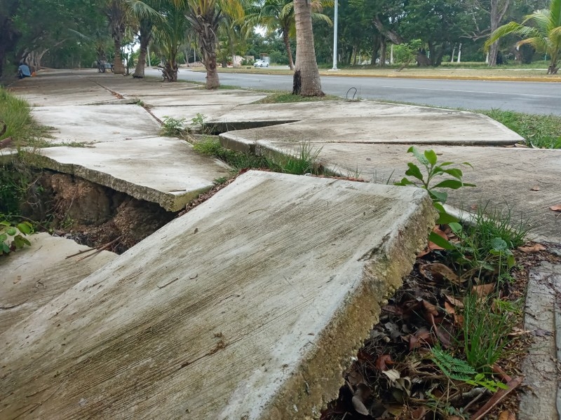 Para reparar los daños del Boulevard Bahía en Chetumal se estimó un monto de 140 millones de pesos
