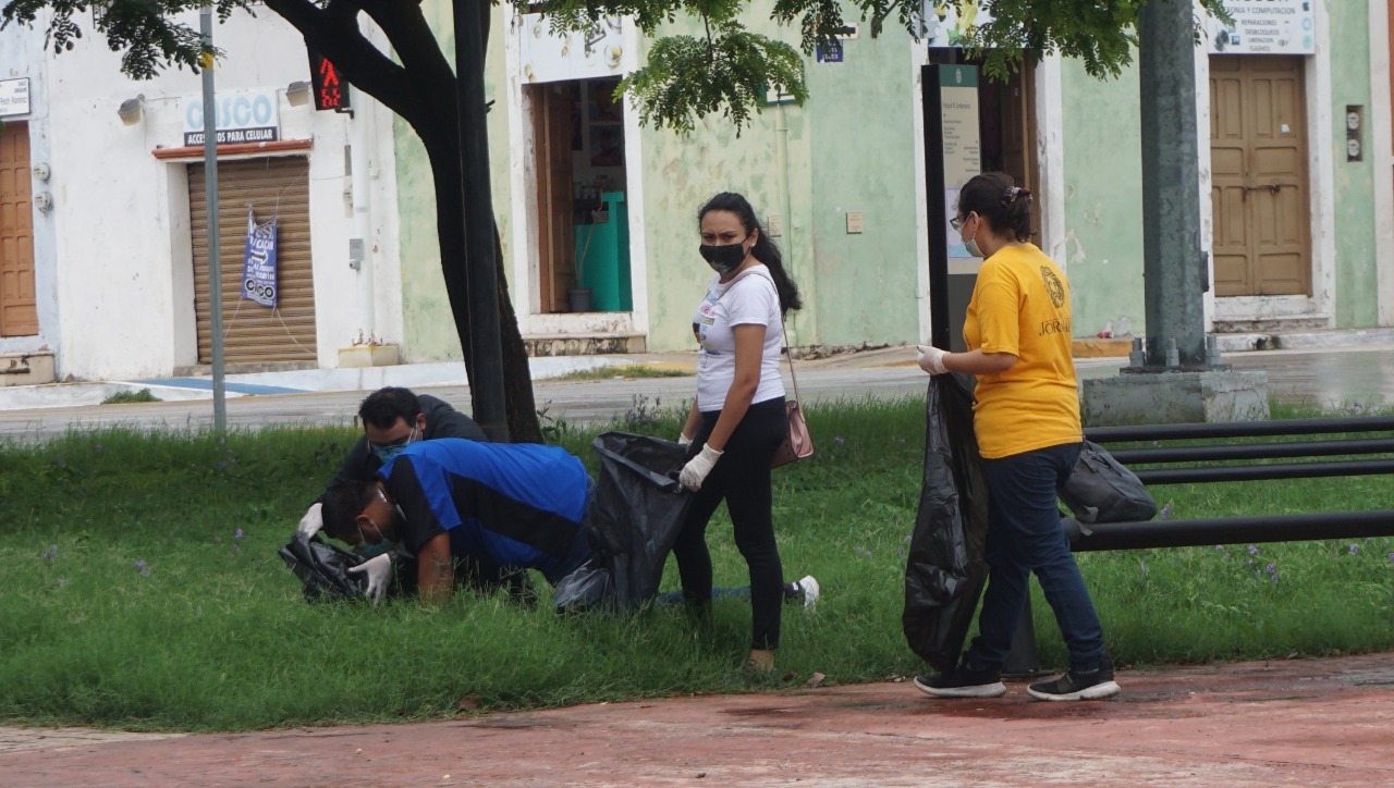 Los jóvenes buscan motivar a la población a cuidar el medio ambiente