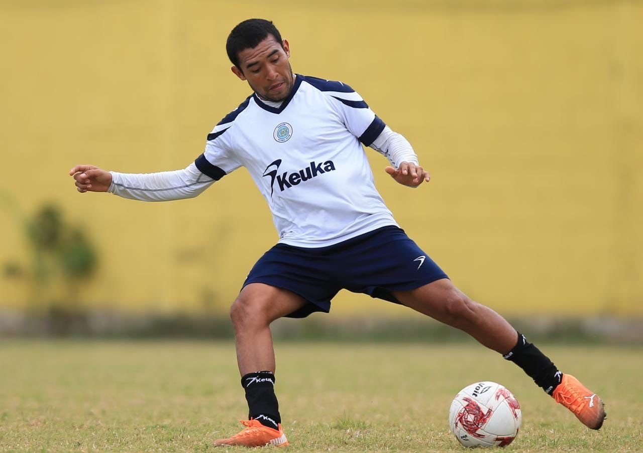 El medio campista ya reportó a la pretemporada de la “Ola futbolera”