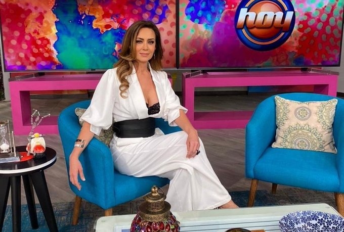 Anette Michel reemplaza a Galilea Montijo en 'Hoy'; así la recibió Andrea Legarreta