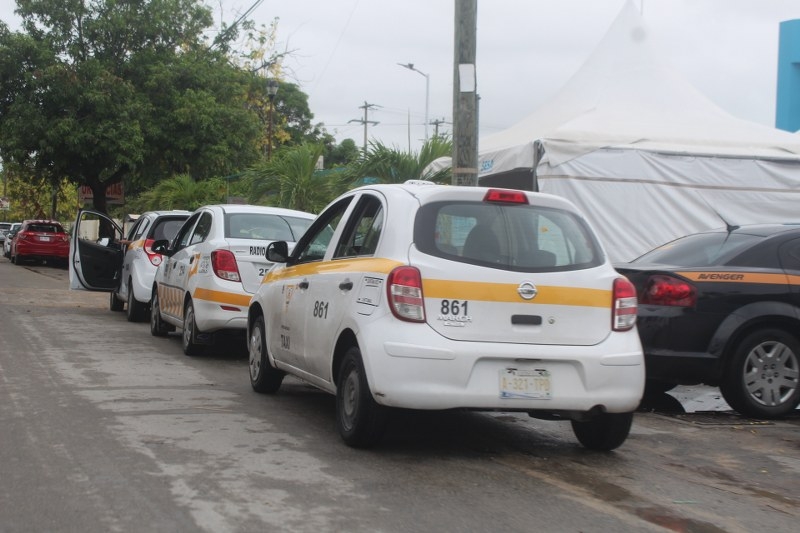 Prevén sanción a taxistas que agredieron a presuntos asaltantes en Chetumal