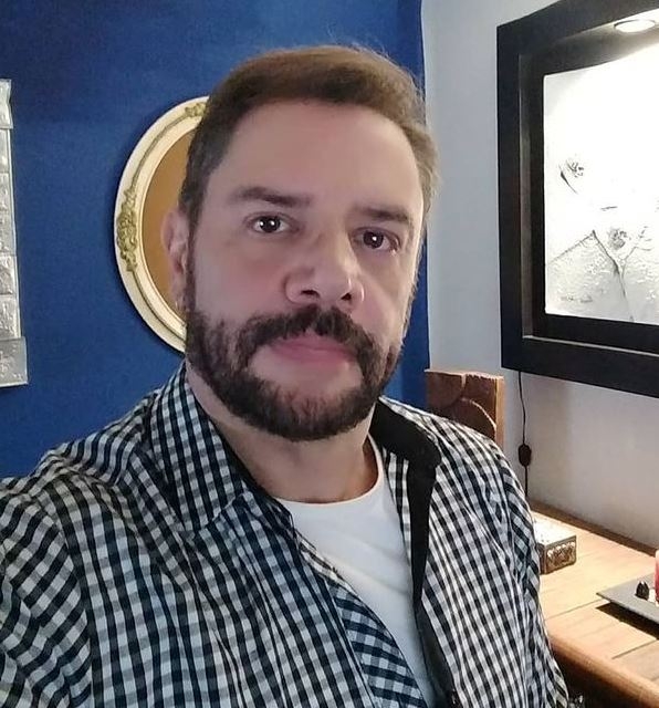 Detienen al actor Héctor Parra por abusar de su hija en CDMX