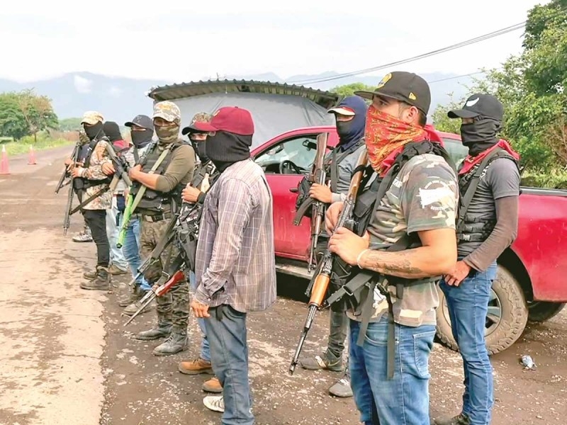 Grupo armado 'Pueblos Unidos' defiende del narco a Michoacán