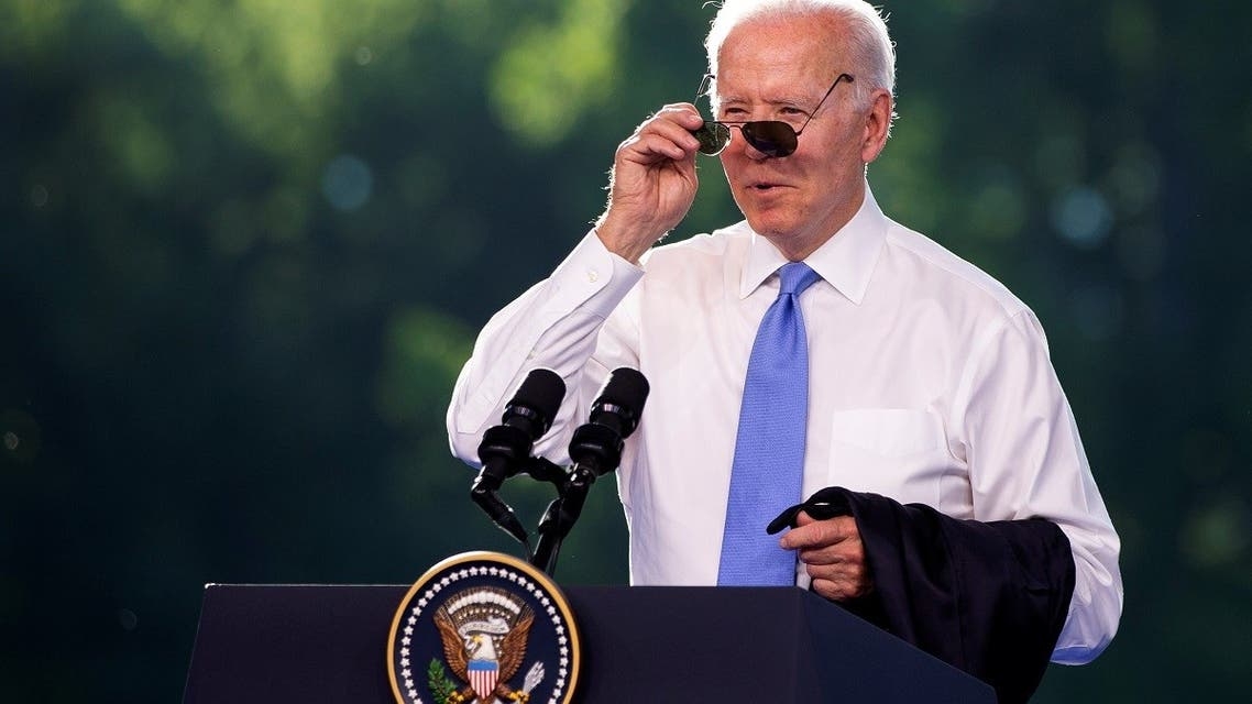 Joe Biden es aficionadao a los lentes de sol