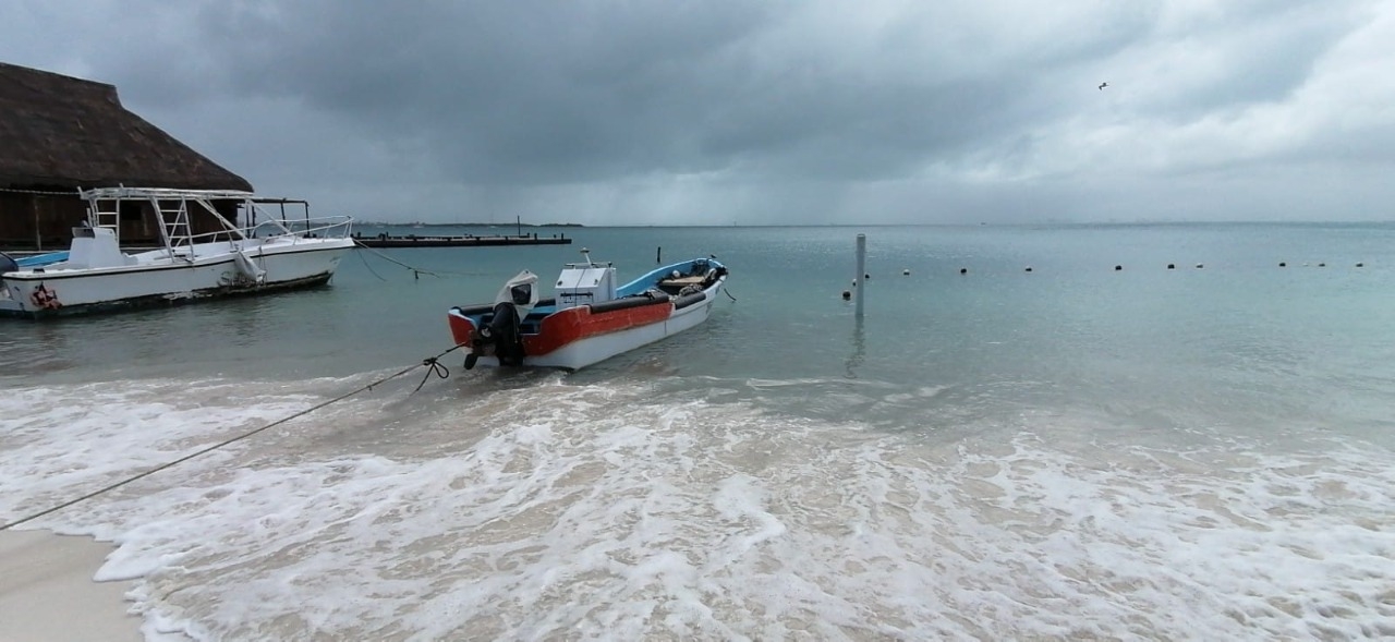 Cierran navegación en general por mal tiempo en Isla Mujeres, Quintana Roo