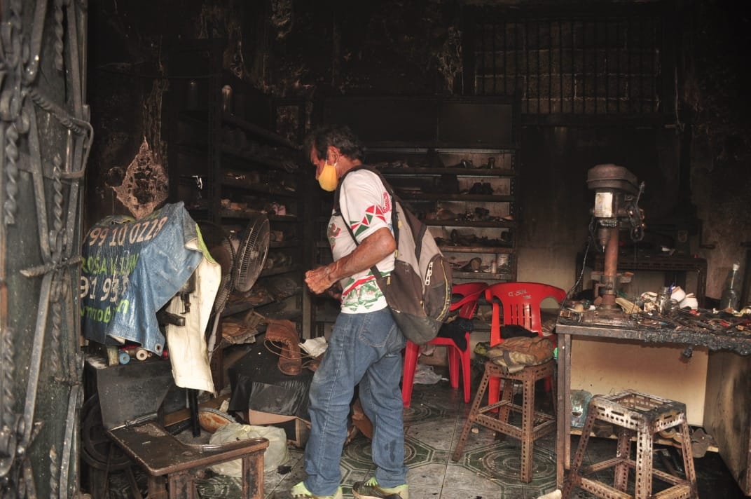 Taller de zapatos queda destruido tra incendio en el centro de Mérida
