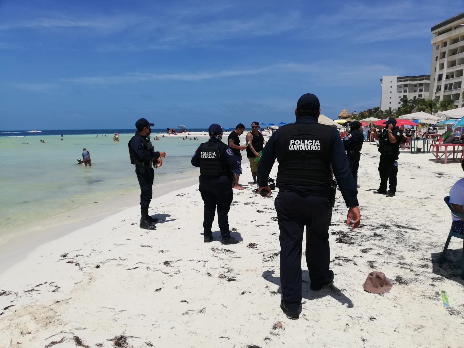 Así se vieron los operativos policiacos en playas de Cancún: FOTOS