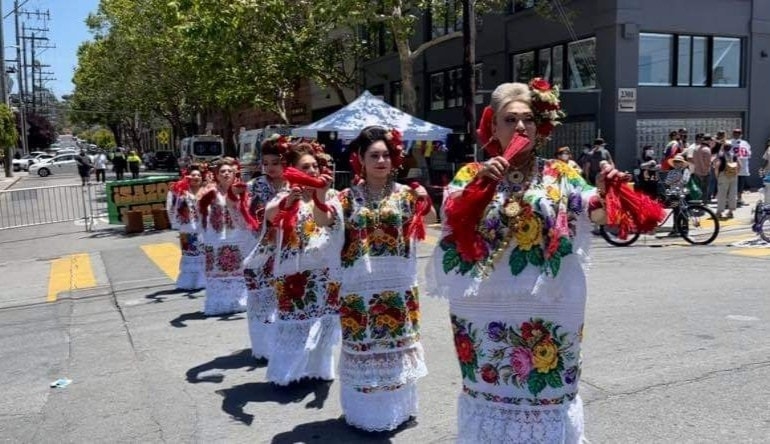 Mestizas de Oxkutzcab en el Carnaval de San Francisco 2021 representan la jarana yucateca