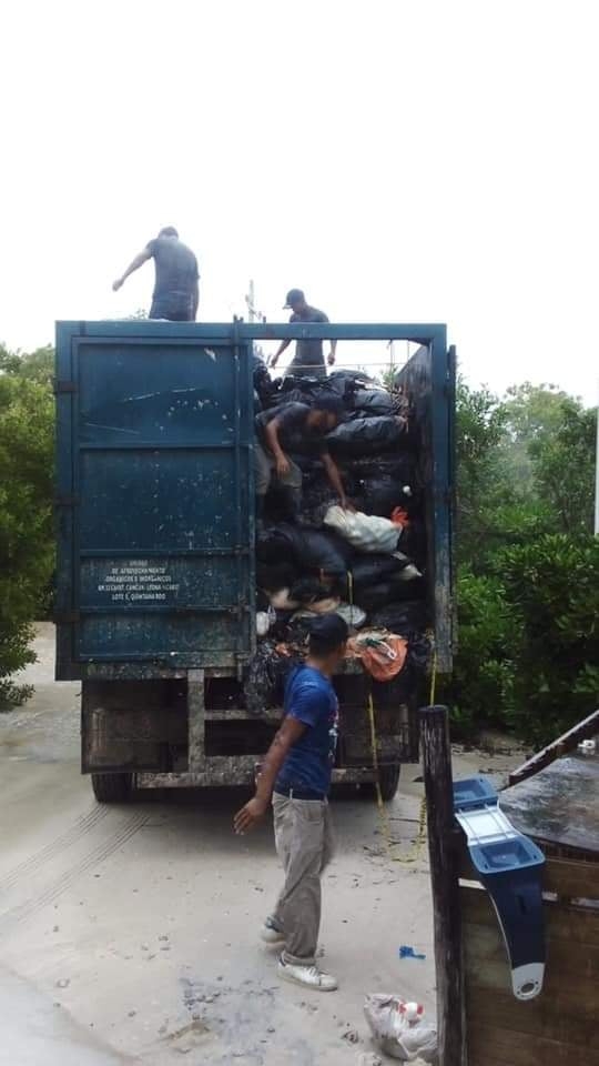 Retoman recolección de basura en calles de Holbox, Quintana Roo