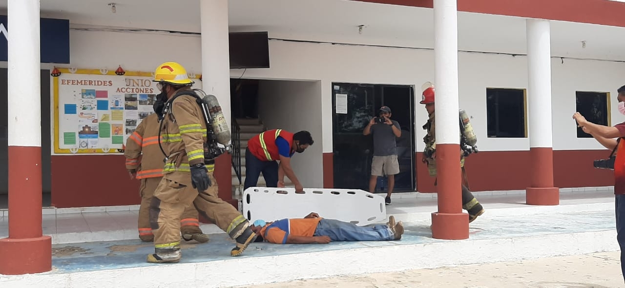 protección civil informo que el simulacro fue con previo aviso a las dependencias de seguridad publica, Sesa, Bomberos y personal del ayuntamiento