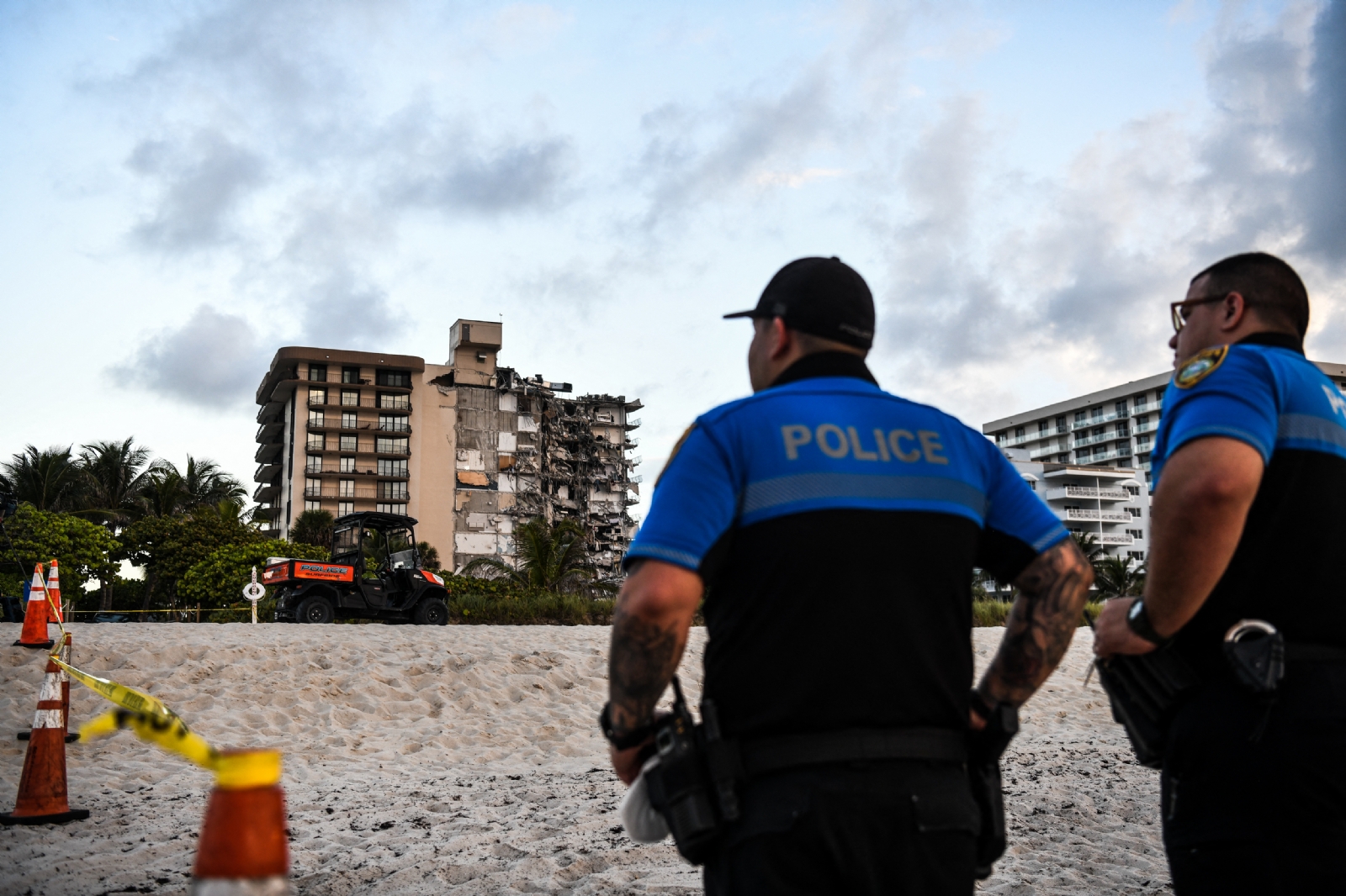 Colapsa edificio frente al mar en Miami, Florida; hay un muerto: VIDEO