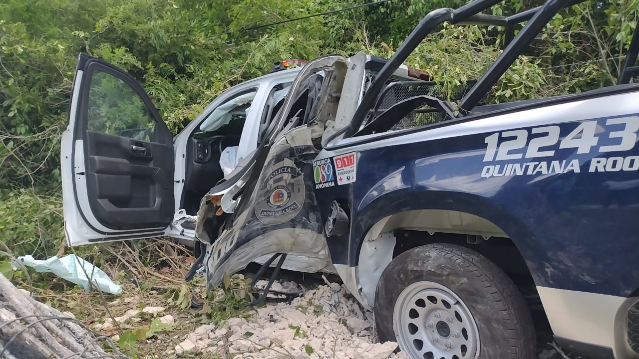 La unidad quedó con serios daños; sus tripulantes fueron llevados al Hospital General de Felipe Carrillo Puerto