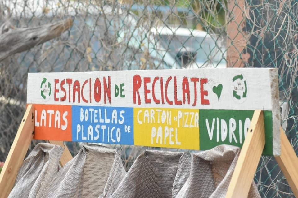 Italiana crea proyecto para separar la basura en Mahahual, Quintana Roo