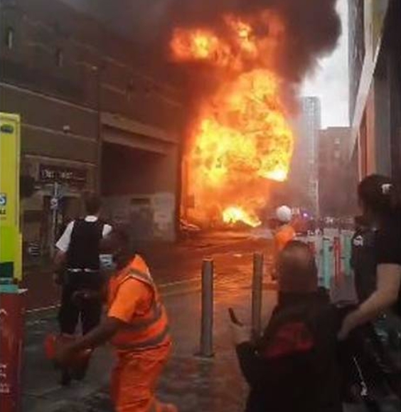 Se registra explosión en tren de Londres: VIDEO
