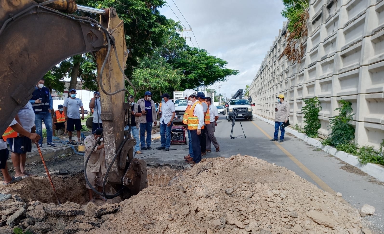 Los trabajos se realizan sobre la carretera Mérida-Umán sobre la salida de incorporación al km 0+100 del periférico de Mérida