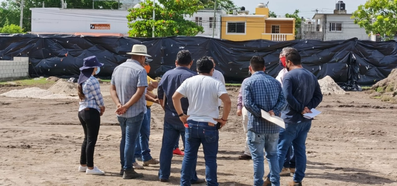 Obreros paralizan construcción del Centro Cultural Ágora en Ciudad del Carmen