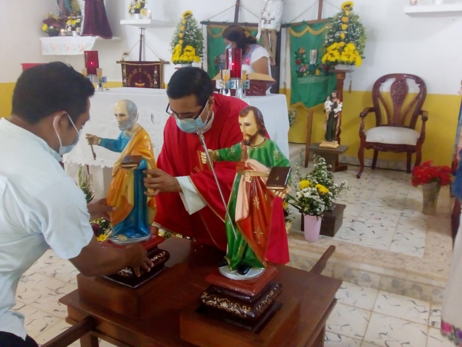 Realizan la tradicional bajada de San Pedro y San Pablo en Seyé, Yucatán