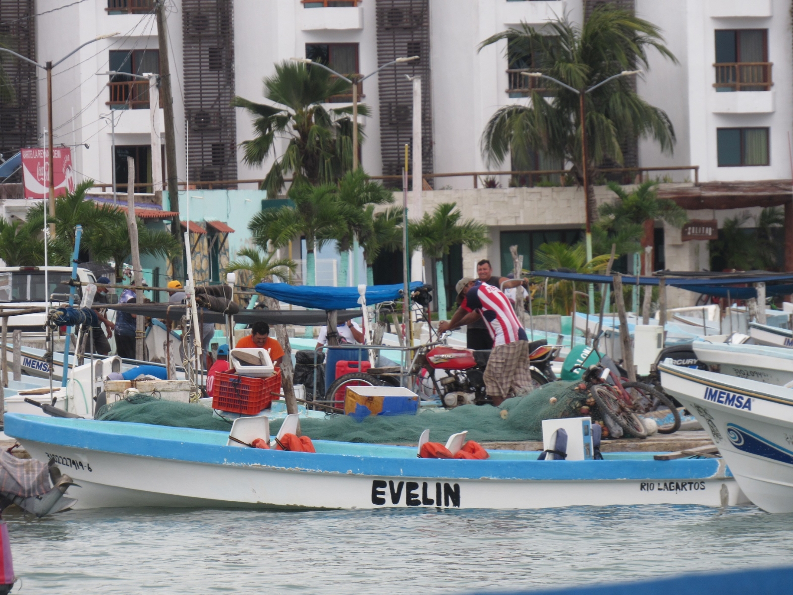 Pescadores van contra piratas y delincuentes en Progreso, Yucatán