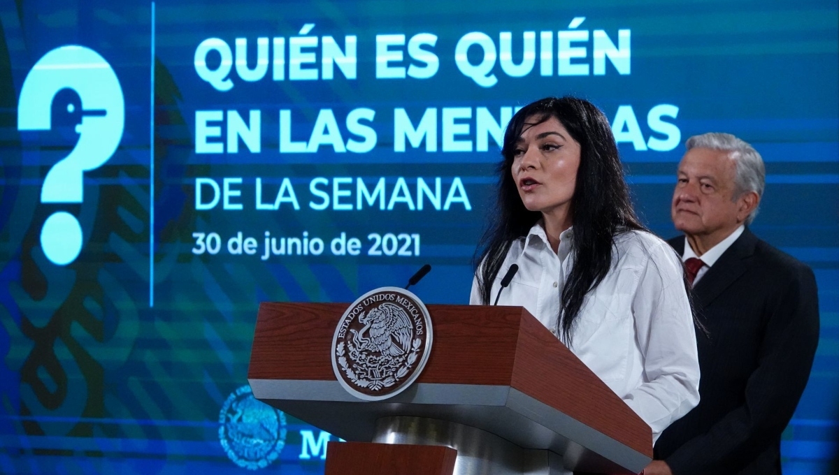 Ana Elizabeth García Vilchis y Andrés Manuel López Obrador durante la conferencia matutina donde se presentó la sección "Quién es quién en las mentiras de la semana". Foto: Cuartoscuro