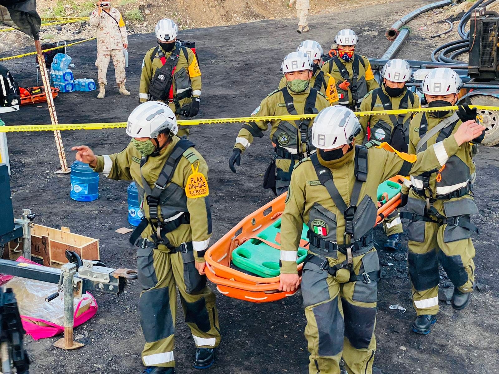 Rescatan cuerpo de uno de los siete mineros atrapados en Múzquiz, Coahuila