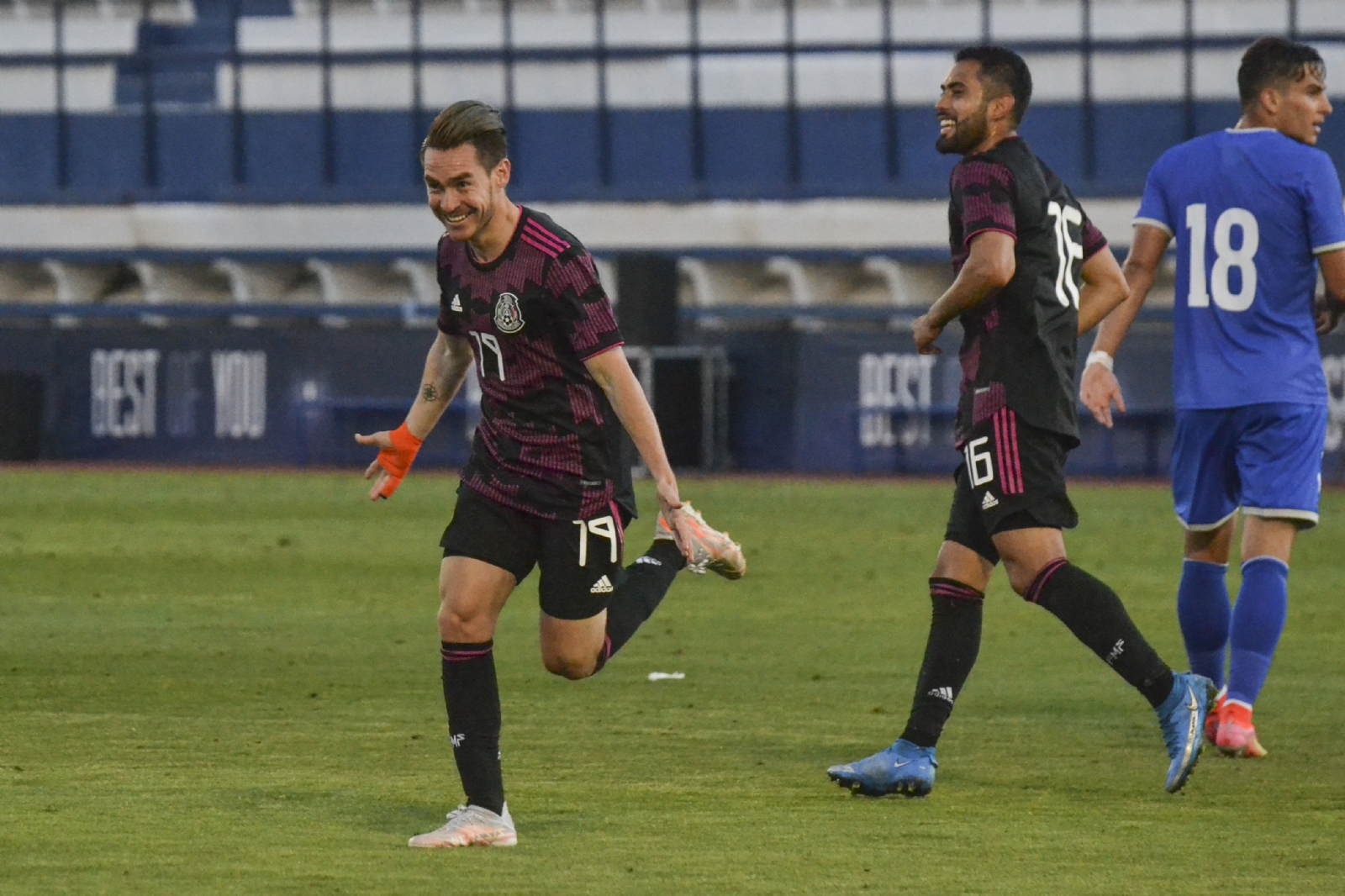 Con un gol de Jesús Ángulo, México se impuso ante Rumania en el juego amistoso