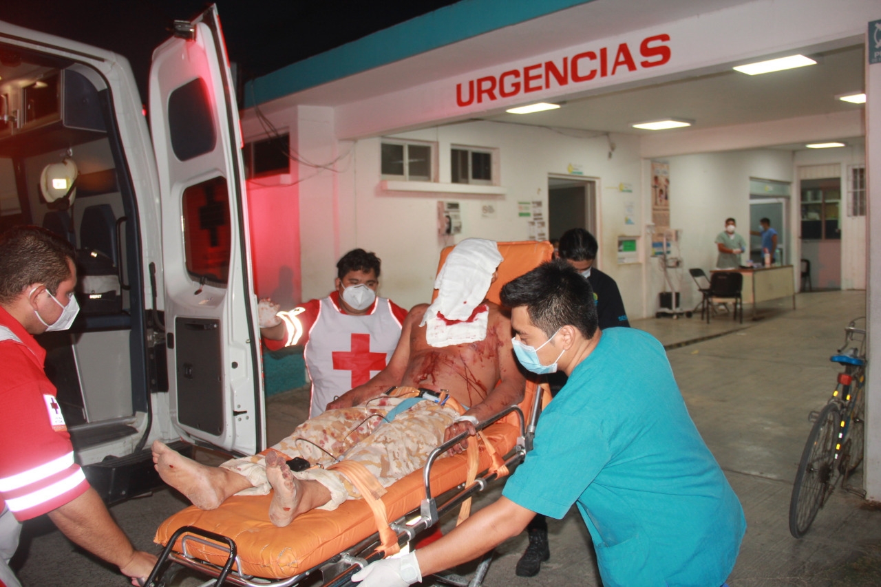 Pese a que su estado de salud es reportado como estable, el hombre ingresó al hospital general de Felipe Carrillo Puerto con heridas en la cara