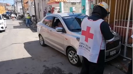 El hombre fue atropellado por dos mujeres de la tercera edad, una de ellas asegura haber confundido el acelerador con el freno