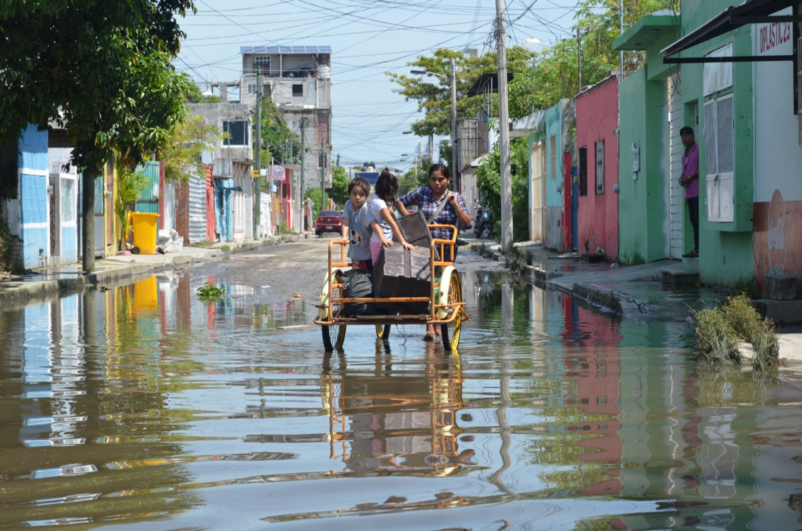 Habilitan albergues en Ciudad del Carmen por posible ciclón tropical