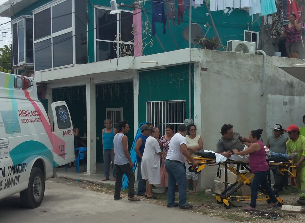 Joven se electrocuta por limpiar un aire acondicionado en Sabancuy, Campeche