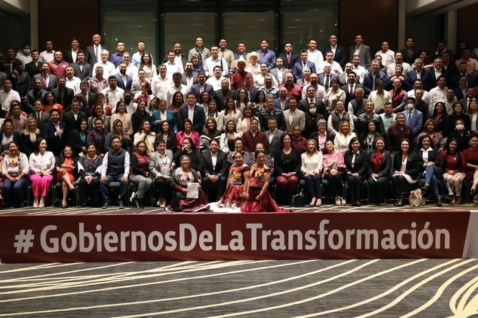 Morena lleva a cabo el Encuentro Nacional de Presidentes Electos en CDMX