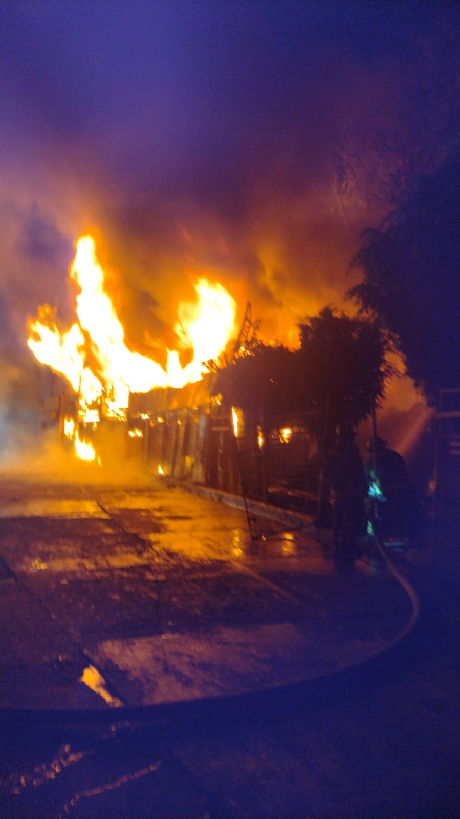 50 personas desalojadas por incendio en alcaldía Gustavo A. Madero; no se registran lesionados