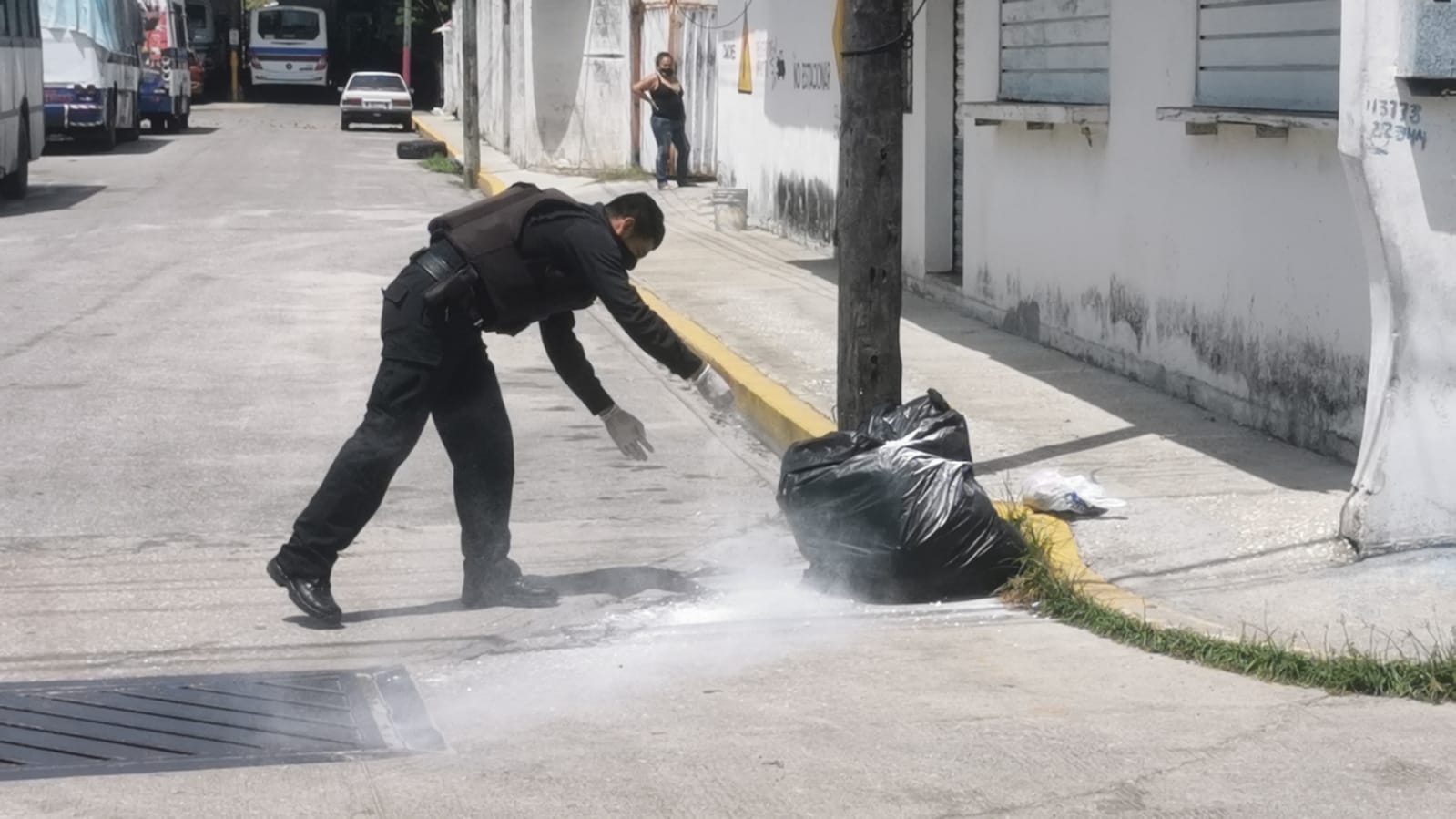 Misteriosa bolsa negra alerta a vecinos de Ciudad del Carmen