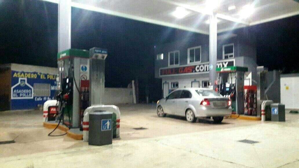 Despachador de gasolina trabaja en estado de ebriedad en Hecelchakán, Campeche