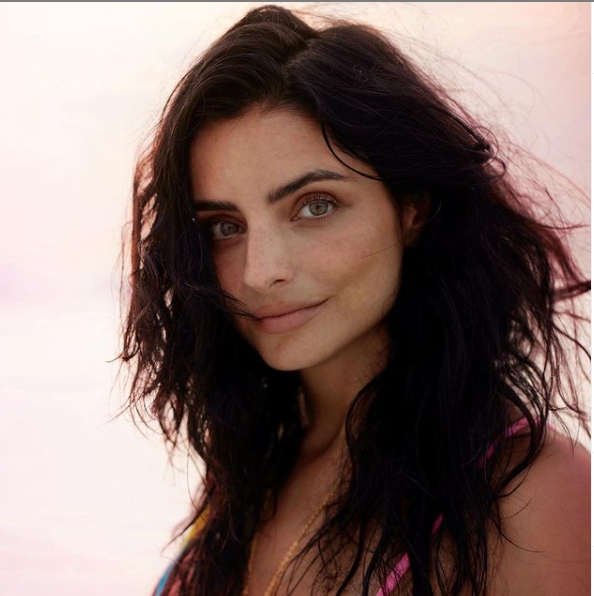 Aislinn Derbez celebra su soltería tras romper con Jonathan Kubben: Me siento Plena