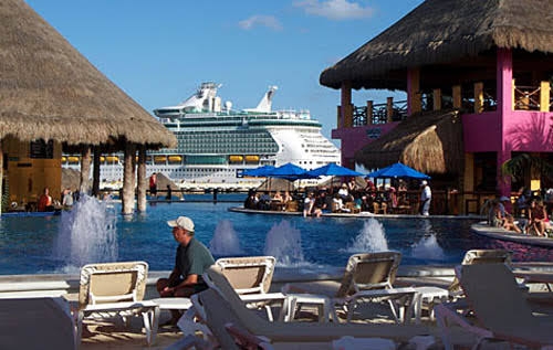 Puerto Maya culpa a naviera de impedir salida de turistas al poblado de Mahahual