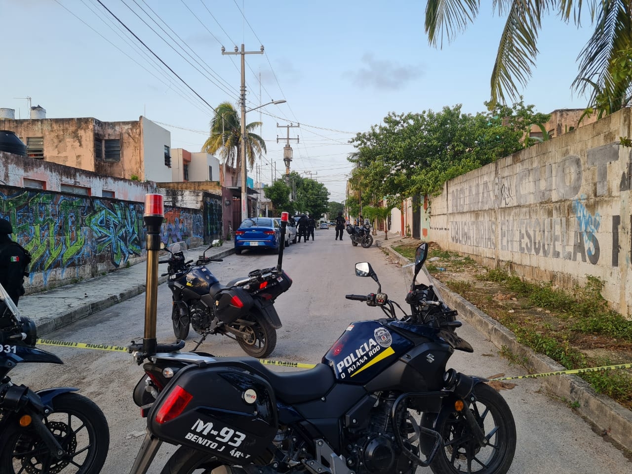 Los agentes trasladaron al detenido a las instalaciones de la policía