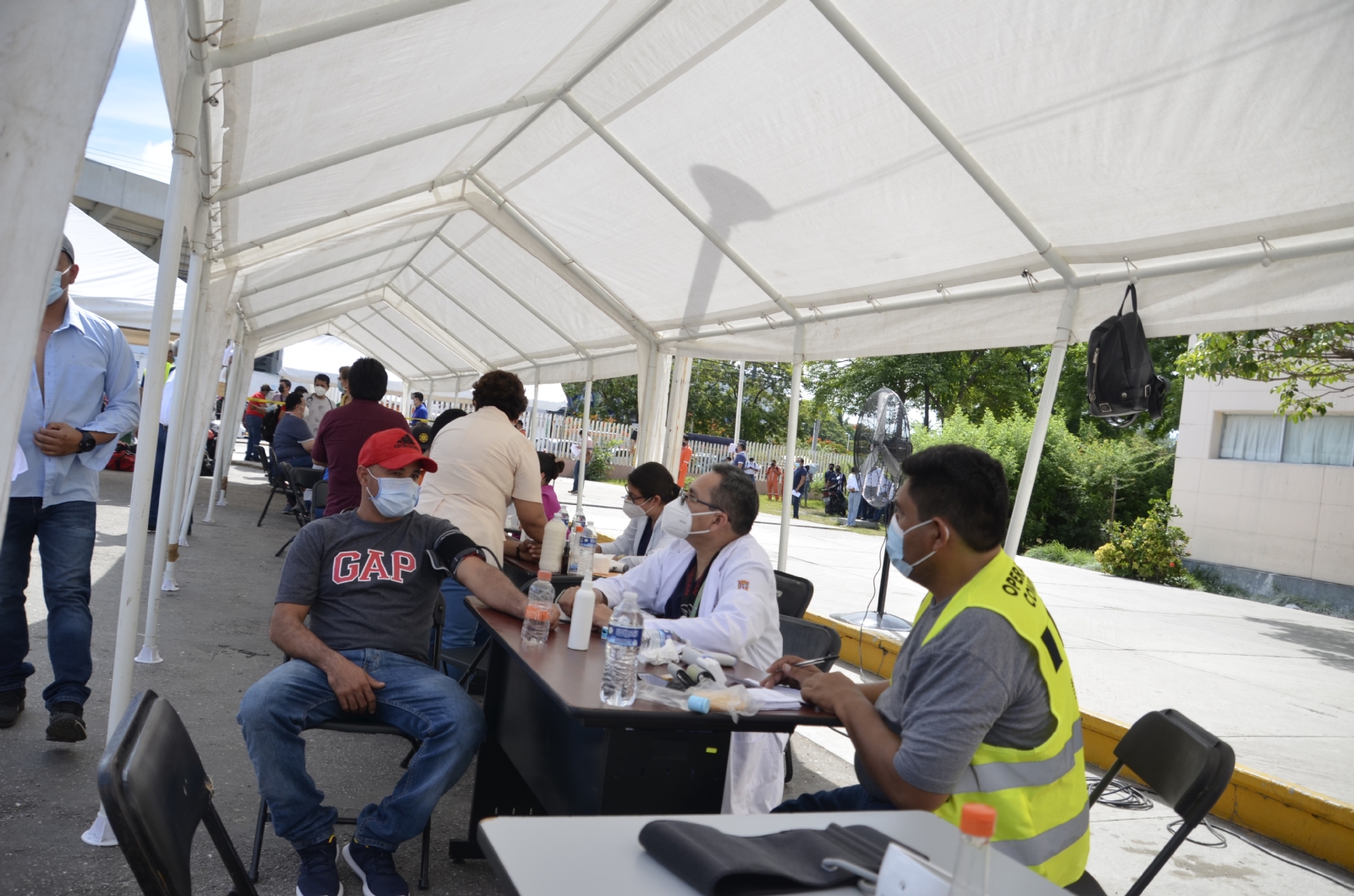 Inicia jornada de vacunación de 30 a 30 años en Ciudad del Carmen