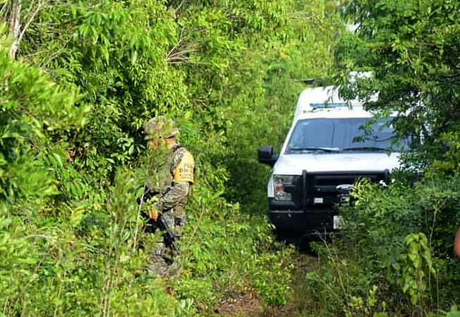 Autoridades hallan cenote con cadáveres cerca de fosas clandestinas en Bonfil