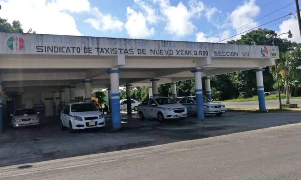 Reportan taxi robado del sindicato de Nuevo Xcan en Cancún