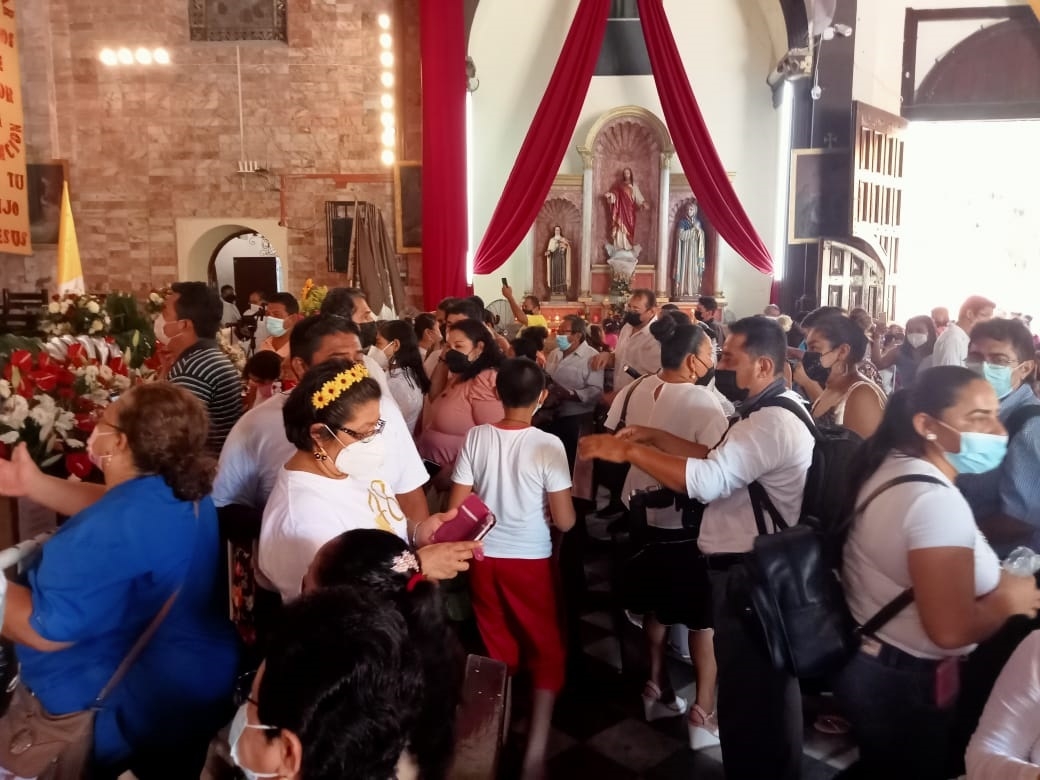 Fiestas patronales atrae a turistas a Ciudad del Carmen pese al COVID-19