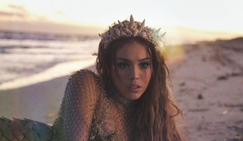 Danna Paola grabó el video "Sodio" en Yucatán el cual habla sobre la homosexualidad contraída de su pareja