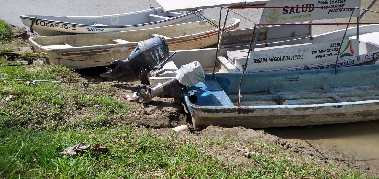 Lanchas abandonadas en el río Palizada deben retirarse, afirma exdelegado en Campeche