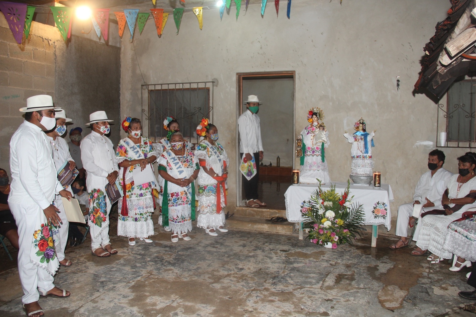 Los participante lucieron trajes típicos de la región para esta celebración religiosa en la Zona Maya de Quintana Roo