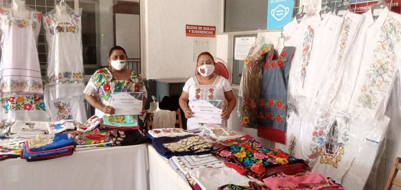 Artesanos y artesanas locales participaron en los eventos para dar a conocer sus productos