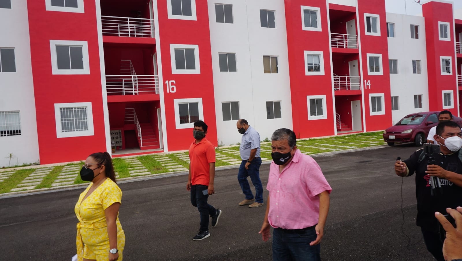 Hay casas con grietas y otros daños estructurales