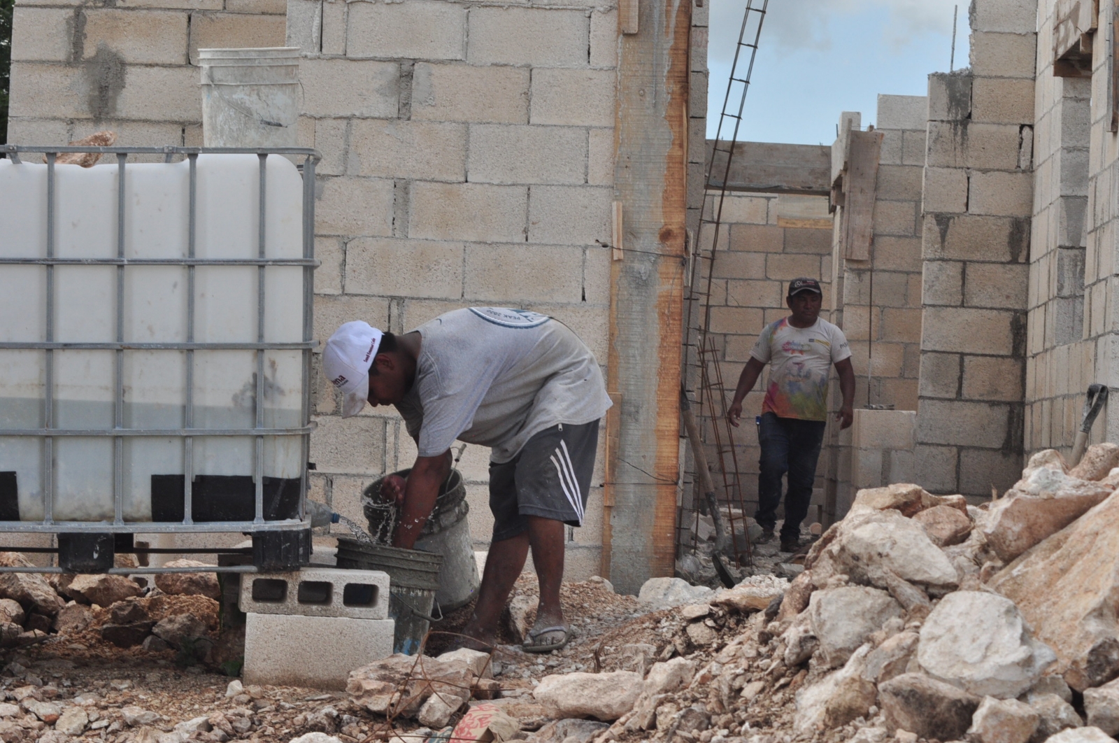 De albañiles a pepenadores, COVID-19 afecta a obreros de Yucatán
