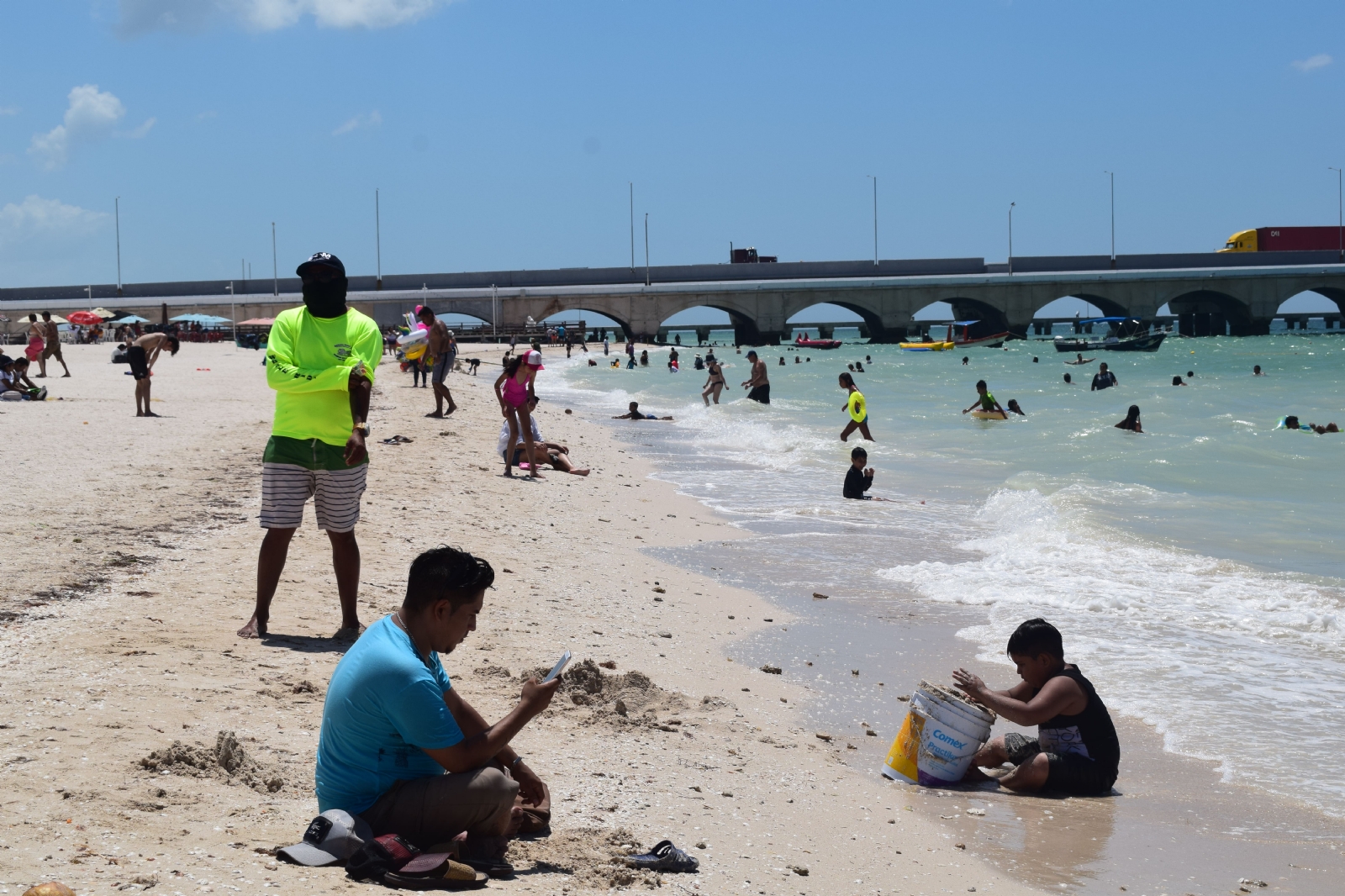 Playas de Progreso recibe a tres mil bañistas previo al fin de semana