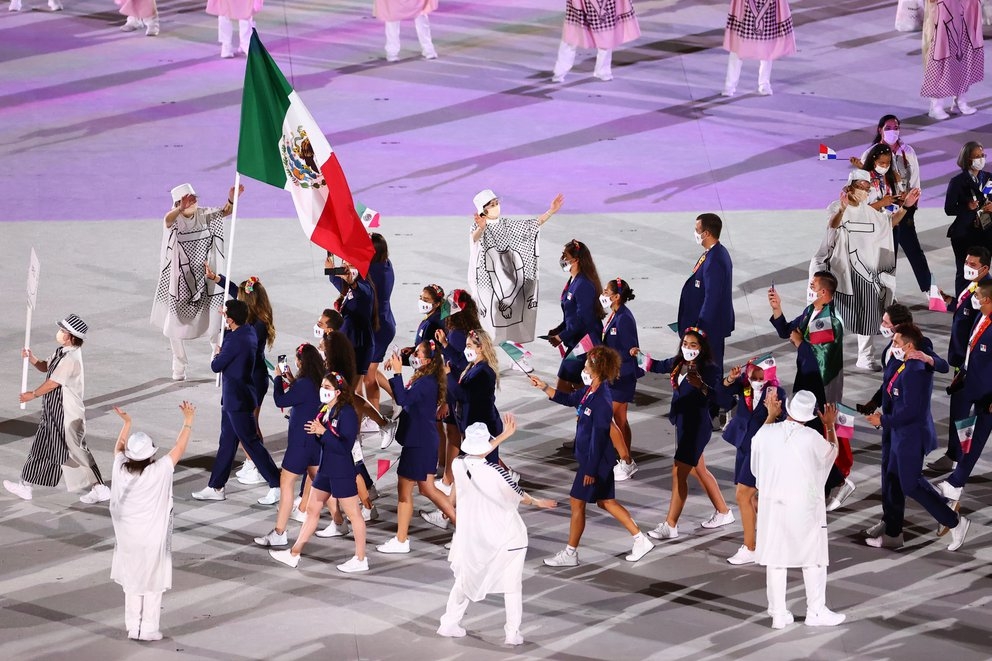 Gabriela López y Rommel Pacheco son los atletas encargados de portar la bandera de México en la ceremonia de apertura de la justa olímpica